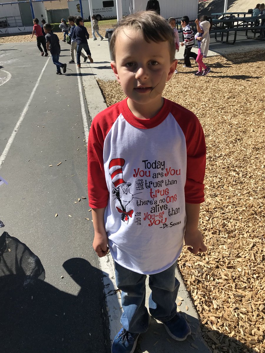 RosaMozo_'s tweet photo. ✨ “You can find magic wherever you look. Sit back and relax, all you need is a book.”  📖✨- Dr. Seuss @ADES_SMUSD https://t.co/3c1Dq9DNxw