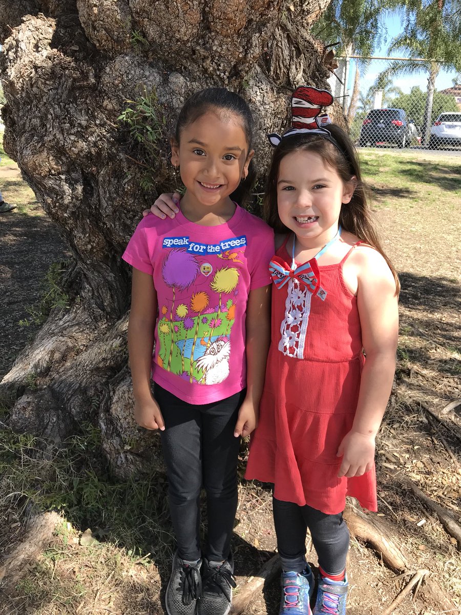 RosaMozo_'s tweet photo. ✨ “You can find magic wherever you look. Sit back and relax, all you need is a book.”  📖✨- Dr. Seuss @ADES_SMUSD https://t.co/3c1Dq9DNxw