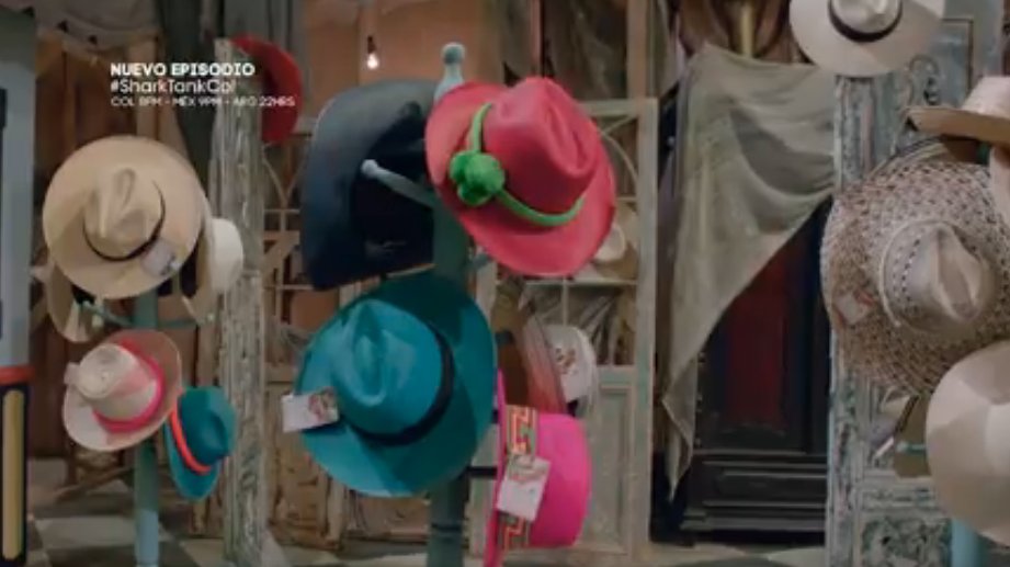 ricardoleyva's tweet photo. ¿Ustedes creen que un #Sharketero invertiría en un emprendimiento de sombreros?, deja tu respuesta en la publicación y descúbrelo esta noche a las 8pm en @sharktankcol por @Canal_Sony , #SharkTankCol @SistoleCol https://t.co/gNyt0IWmTW