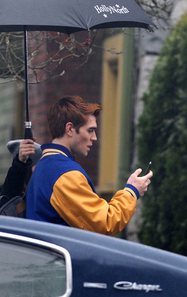 Riverdale Archie S Gifted Pontiac From Mr Lodge Riverdale Riverdale Archie Archie
