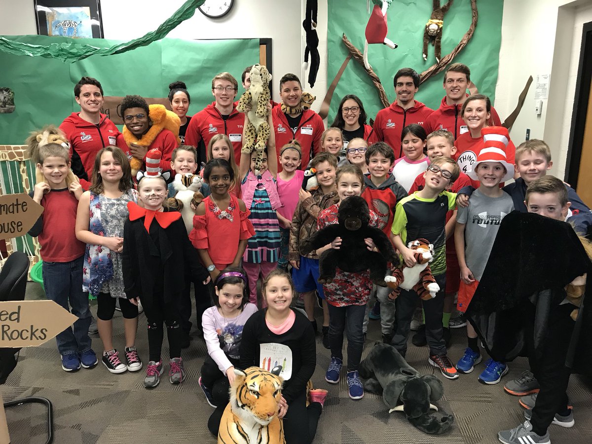 Thank you @PondElem for letting us celebrate Reading Week! We had a blast reading with you!!