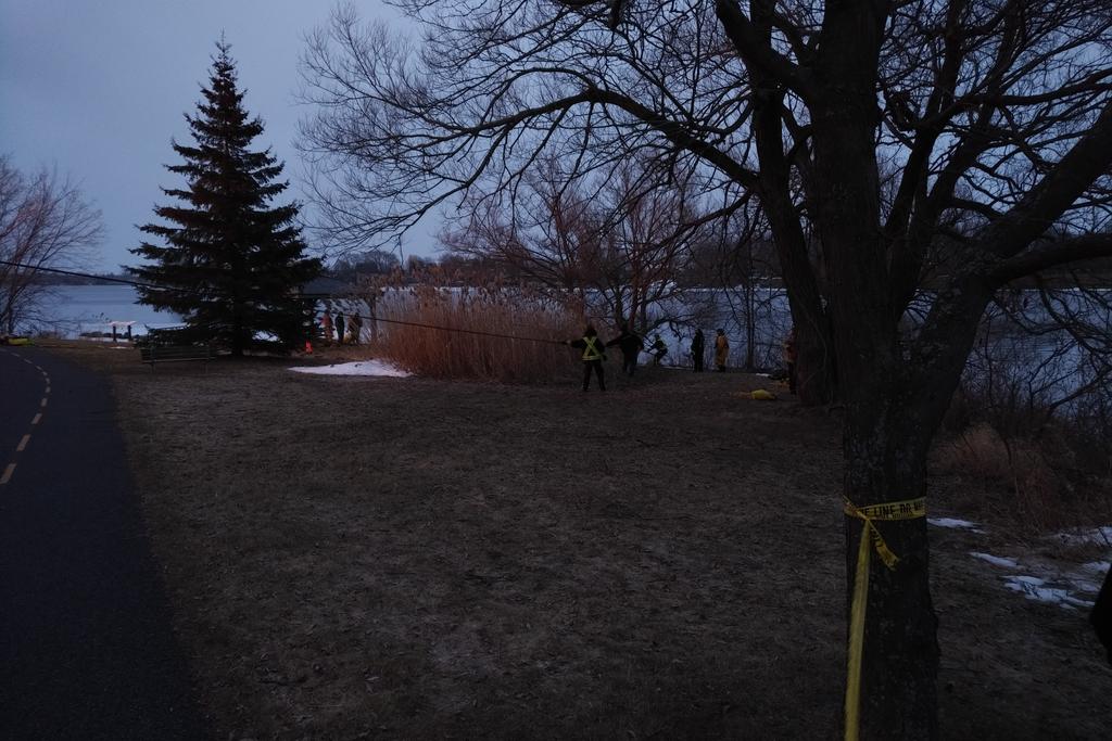 Here's the rescue team working at recovering the car. They have tried twice and the cable has come off the car. https://t.co/ZTQ9ybqXlN