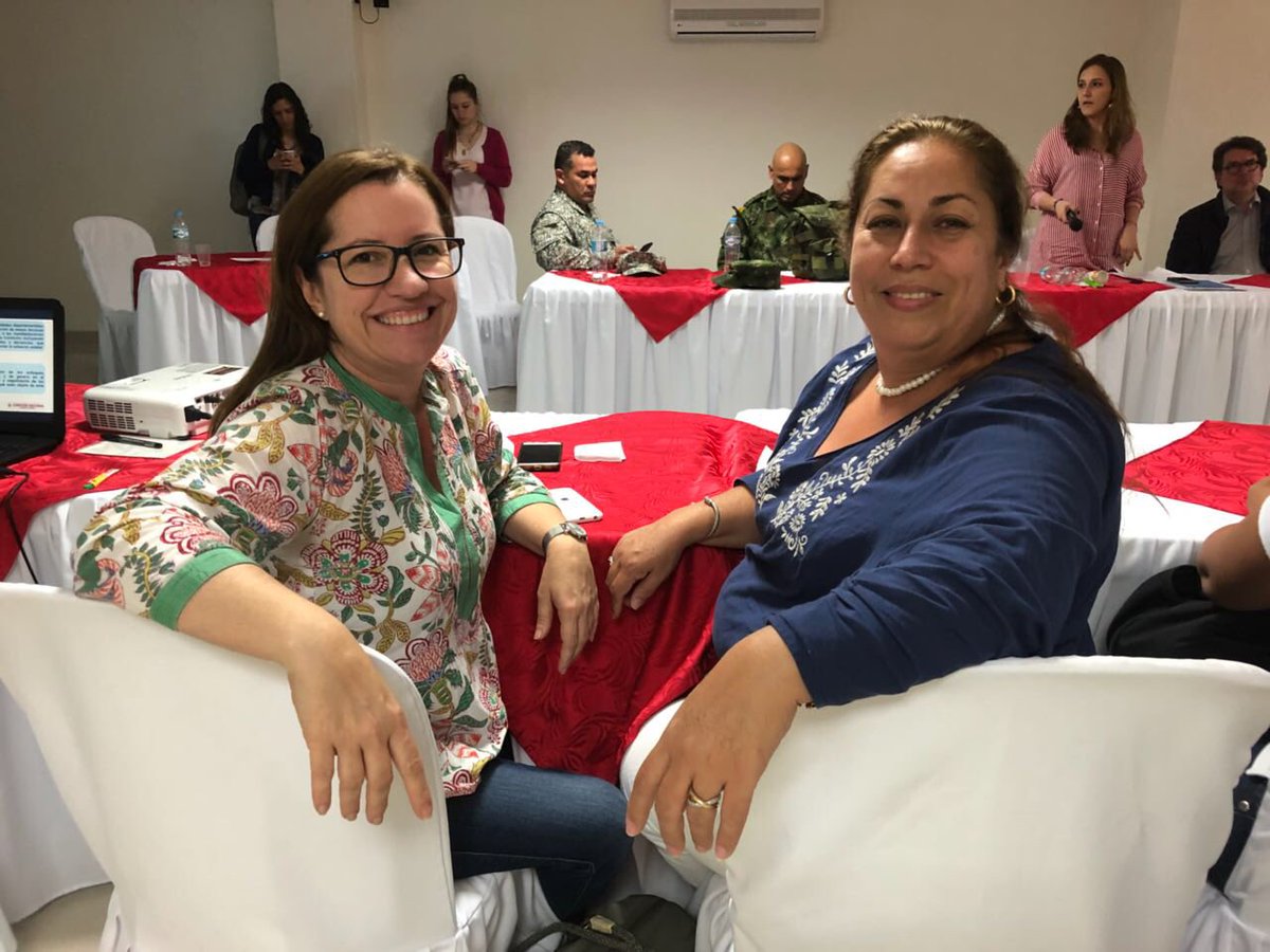 PaulaGaviriaB's tweet image. En Ocaña escuchamos a líderes sociales del Catatumbo, para construir juntos estrategias de protección acordes a sus necesidades. Trabajamos con las comunidades para que #DefensoresDDHH puedan ejercer su labor con dignidad y libertad.