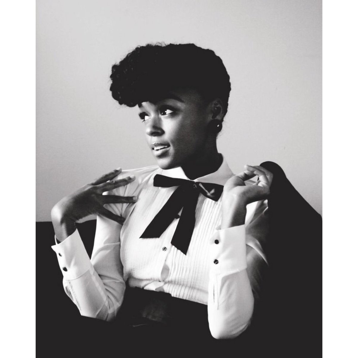 StashAbre's tweet photo. Celebrating #WomansHistoryMonth and woman who inspire us 🙌🏾 @coconutotter as the Queen @JanelleMonae 📸@sharde_abre https://t.co/gcL9bhSsVD