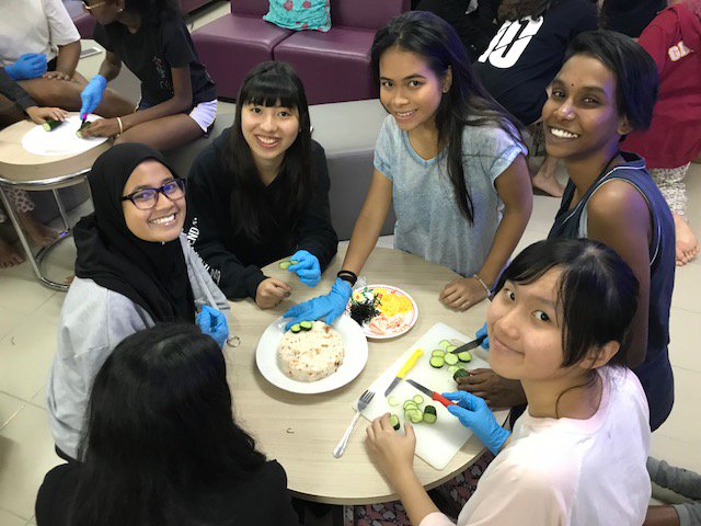 Rosebery_House's tweet photo. First we made sushi cake.  Thank you to Miss Masako and her friends. https://t.co/p2fxOnw93I