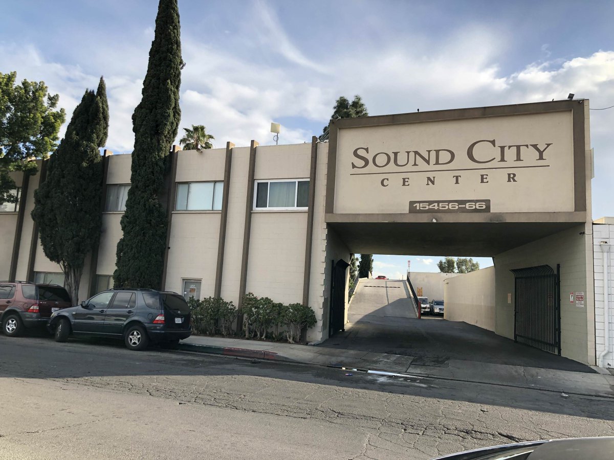 GrohlVeryGrohl's tweet photo. "u/AcousticTie and I got to see this historical site this week" https://t.co/bR1LcJTHHl #DaveGrohl https://t.co/MKriPvU7Ny