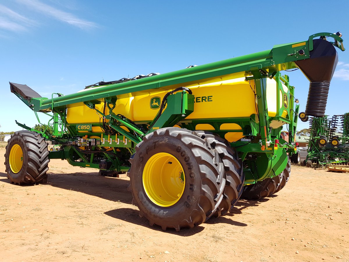 DavidCoventry3's tweet photo. The new c850 John Deere air cart  - 850 bushels cart @ Pringles Couch Wudinna https://t.co/fQuvtjbpEX