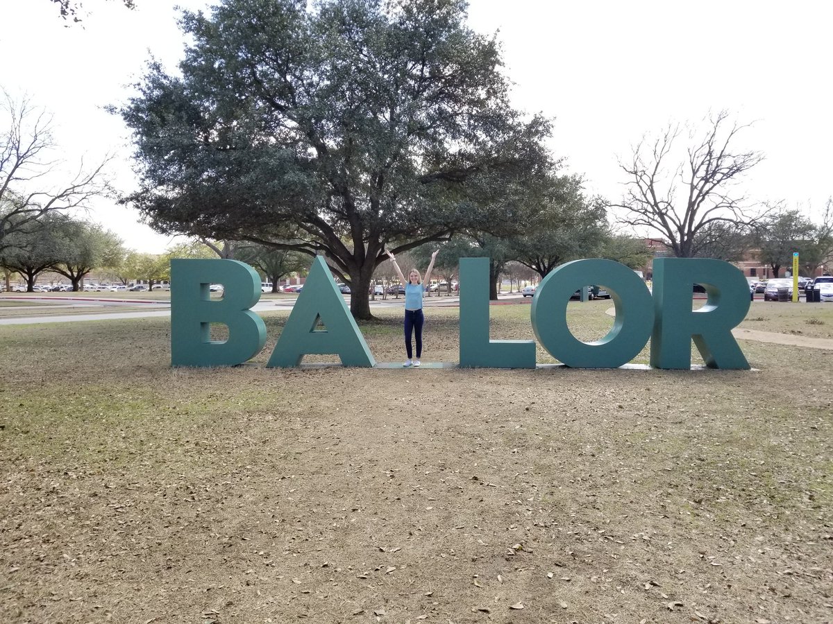 McKinley3's tweet photo. Be the light that shines in the darkness #Baylor2018 #baylorlights #knowwhereyougo #baylorbound https://t.co/q63ZykZpj7