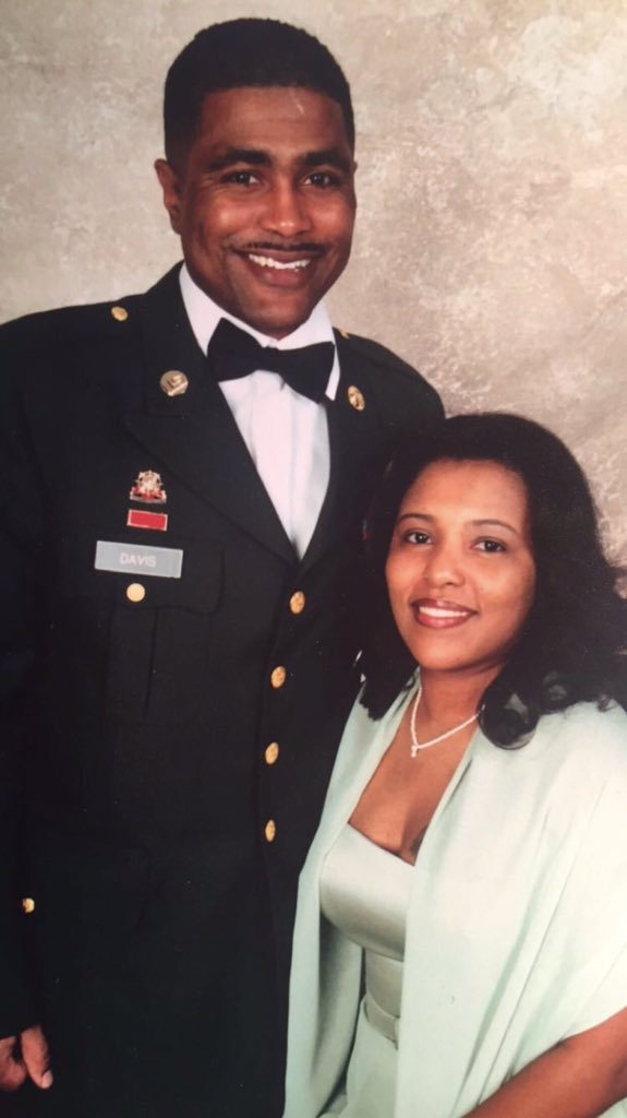 L E X 🌹 tweet media