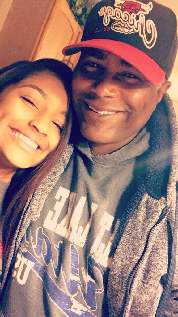 L E X 🌹 tweet media