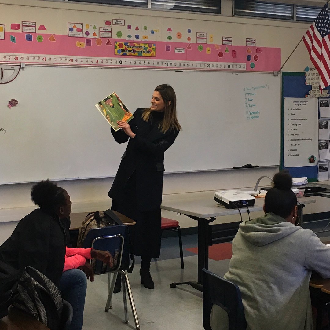 intokaticx_'s tweet image. If my teacher looked like this I would never miss a day