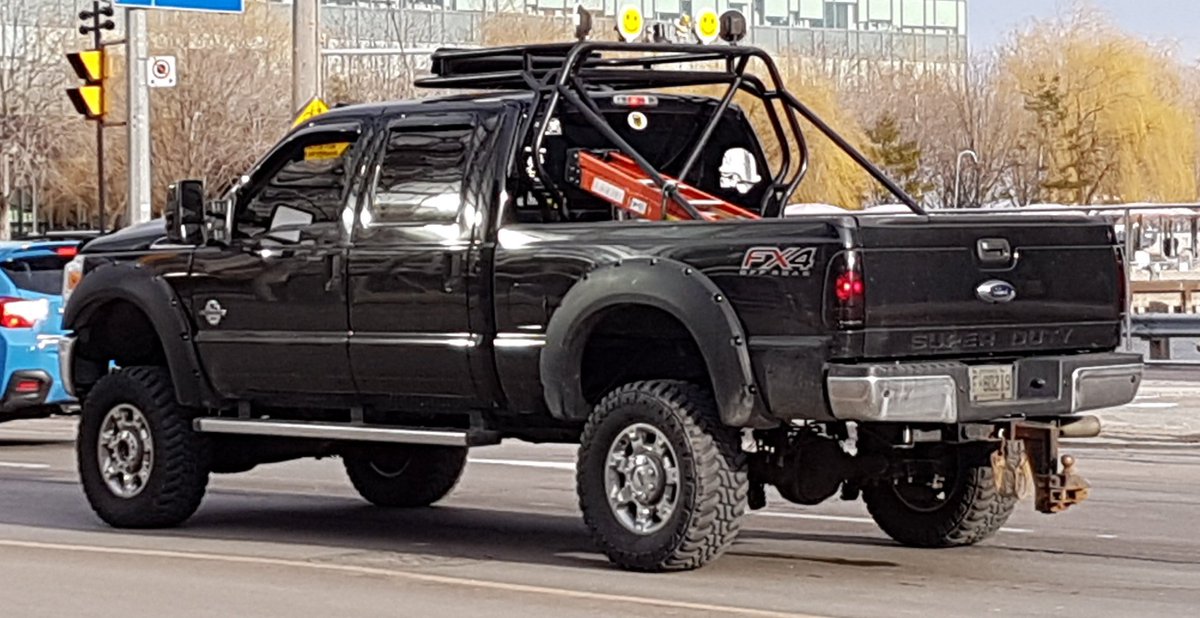 TOwaroncars's tweet photo. Feel safe?
#topoli #visionzero #walkto #VZCon18 https://t.co/aceg4VHNAC