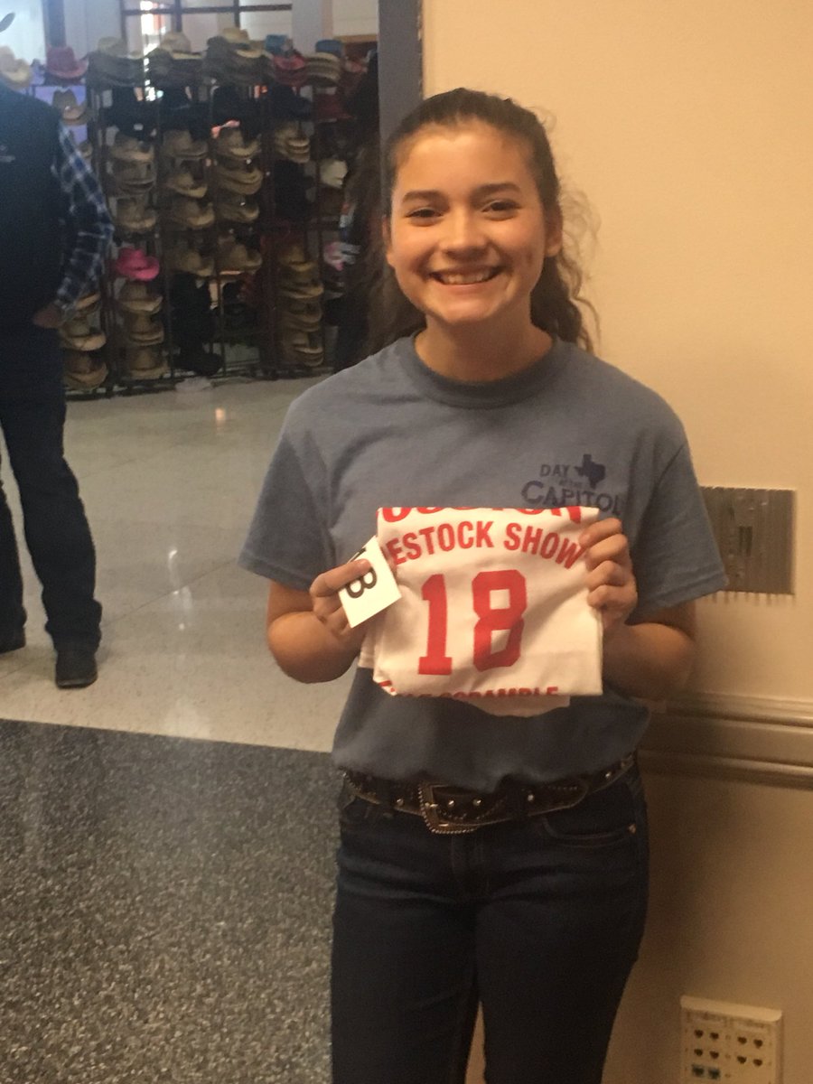 Exciting night at HLSR!! History in the making! Shadow Creek’s First Scrambler!! Good luck Regan! Go catch a calf! More pics to come!! #MyAlvinISD <a href="/ShadowCreekHS/">Shadow Creek HS</a>