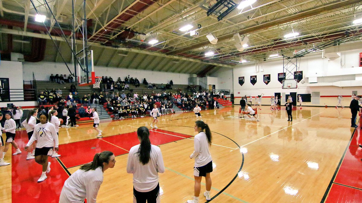monsterphotoiso's tweet photo. The Fan are here for an sell out @UARaiders @PandasSports girls #DIAABasketball 2nd round playoff game #delhs who’s your pick? @kevintresolini #delawareonline #BKPlayoffs https://t.co/vVrKmDMiuu