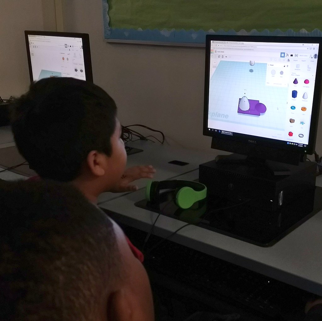 TMES_STEAM's tweet photo. It's exciting to watch students share what they have learned in @tinkercad with each other! The students have become teachers.  @Asbury_ParkSD @TheaJackson8 https://t.co/KH8tbimJfN