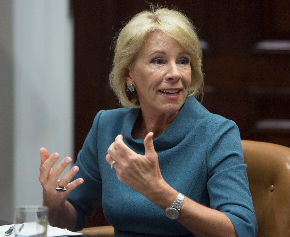 fight_4change's tweet photo. At the same time reports of harassment are climbing, Trump's Department of Education is looking to narrow the scope of the Office for Civil Rights’ investigations and weaken other civil rights protections for students of color. https://t.co/644LU0Q0wI https://t.co/AsGKtUZEGE
