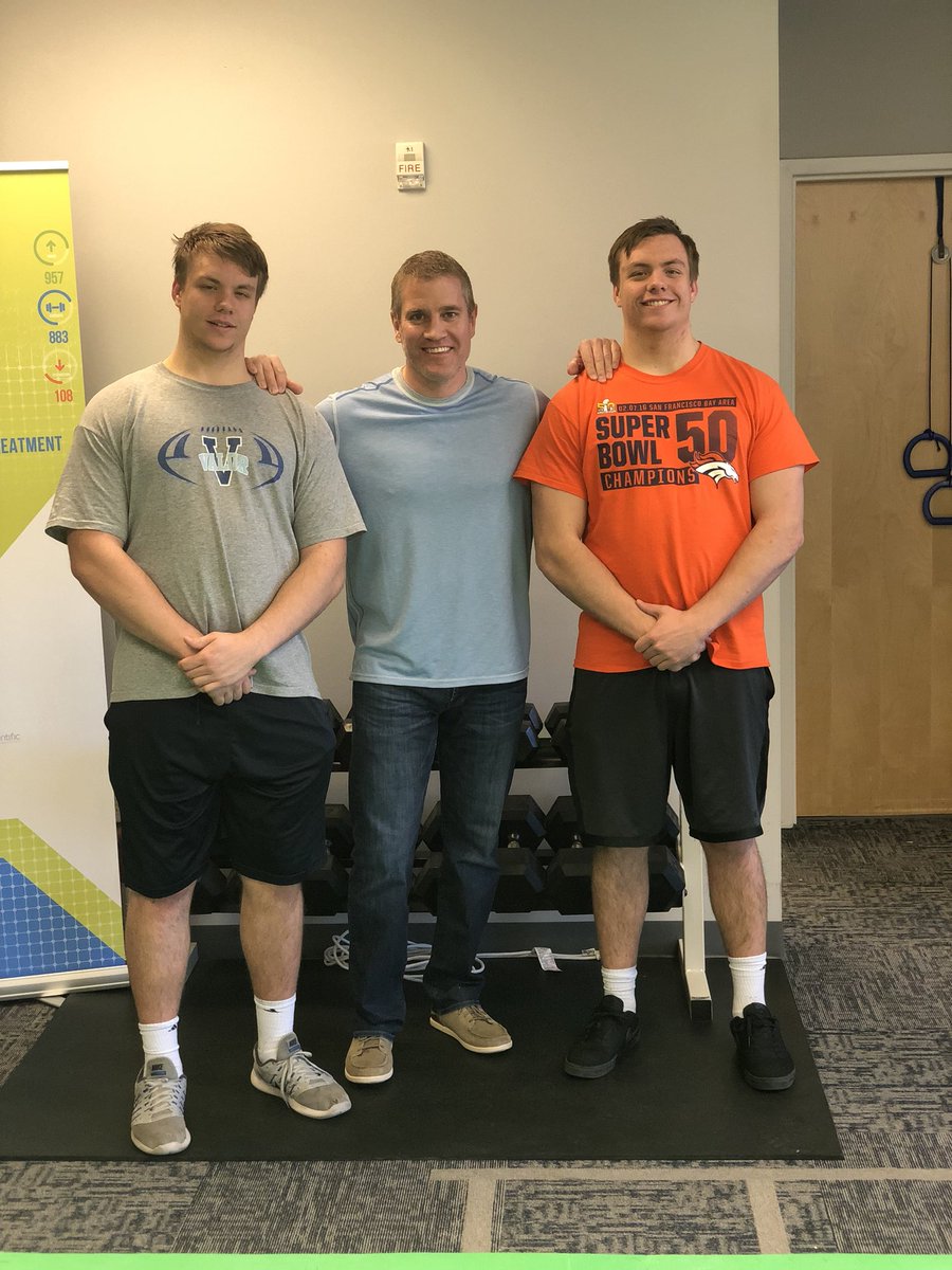 papt_hr's tweet photo. PAPT workhorses, Peyton and Preston Rose....who is who! https://t.co/2Ps1OrlzJp