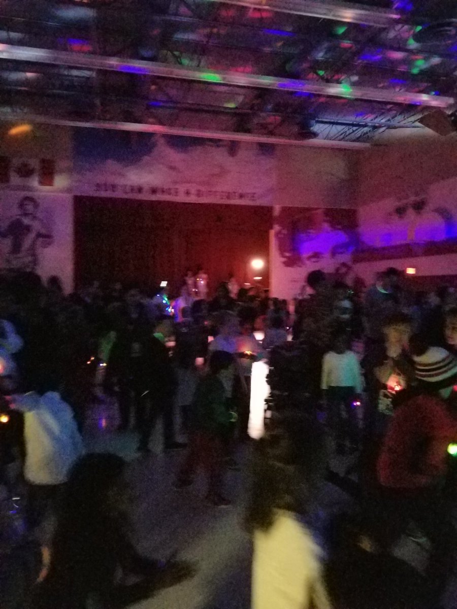 Terry Fox School Council brings our families together for Friday evening fun. Thanks to you all. What a turnout!!!!