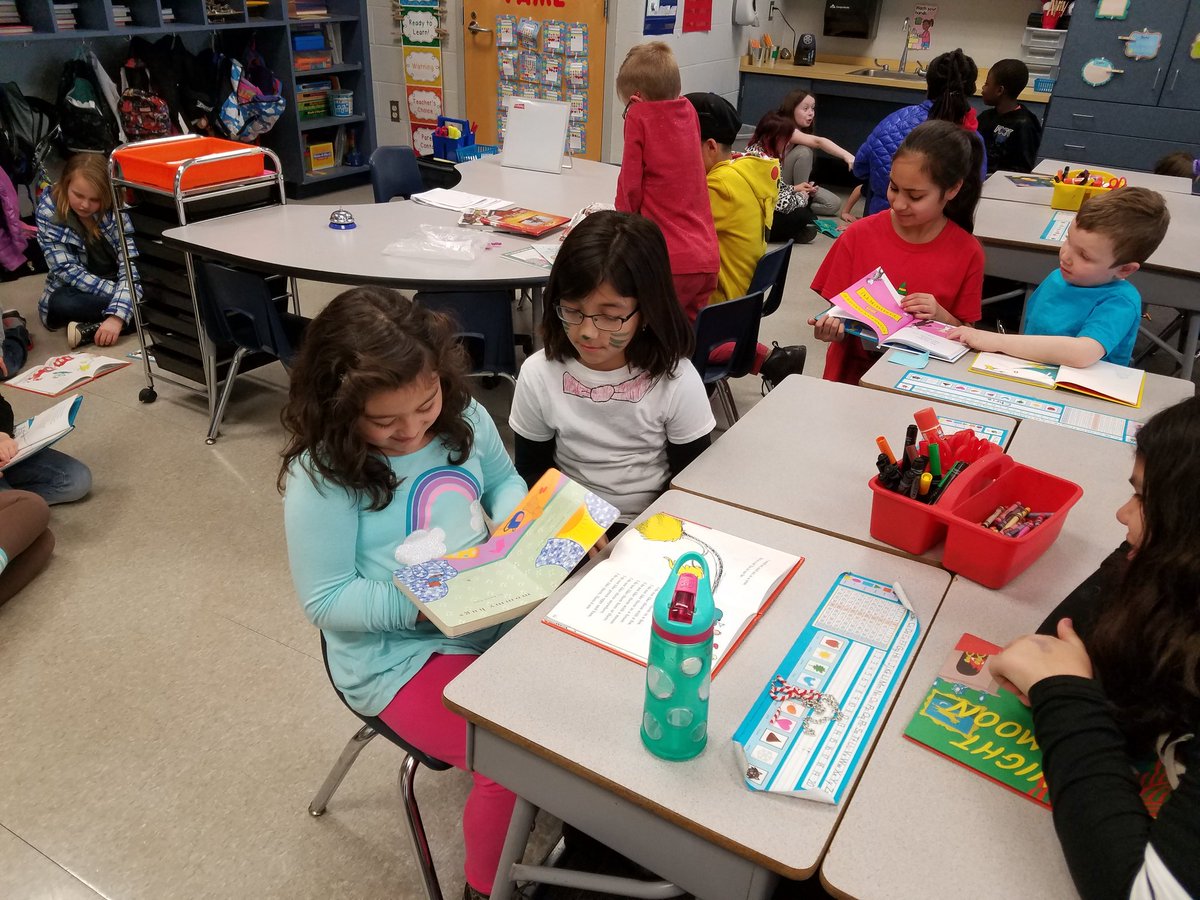 obrien1st's tweet photo. Read Across America Week and Dr. Seuss Day with our 5th grade buddies!
#Schwenksvillechat 
#SchwnksvilleES https://t.co/2pWk0kQl6V
