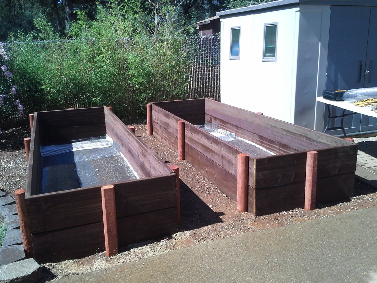 thomas_lndscape's tweet photo. Pressure treated Planter boxes with expanded metal to keep out gophers.
#gophers #expandedmetal #planters #planterboxes #vegetables #garden #gardening https://t.co/mkOZzqvJHG