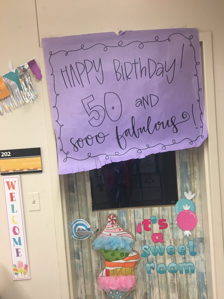 Tabathaajohnson's tweet photo. I wanted to give a HUGE shoutout to my Franklin Fam for all the presents, decorations, and love on my birthday!! Thank you so much!!!❤️❤️#thefranklindifference https://t.co/5glIYWvYJG