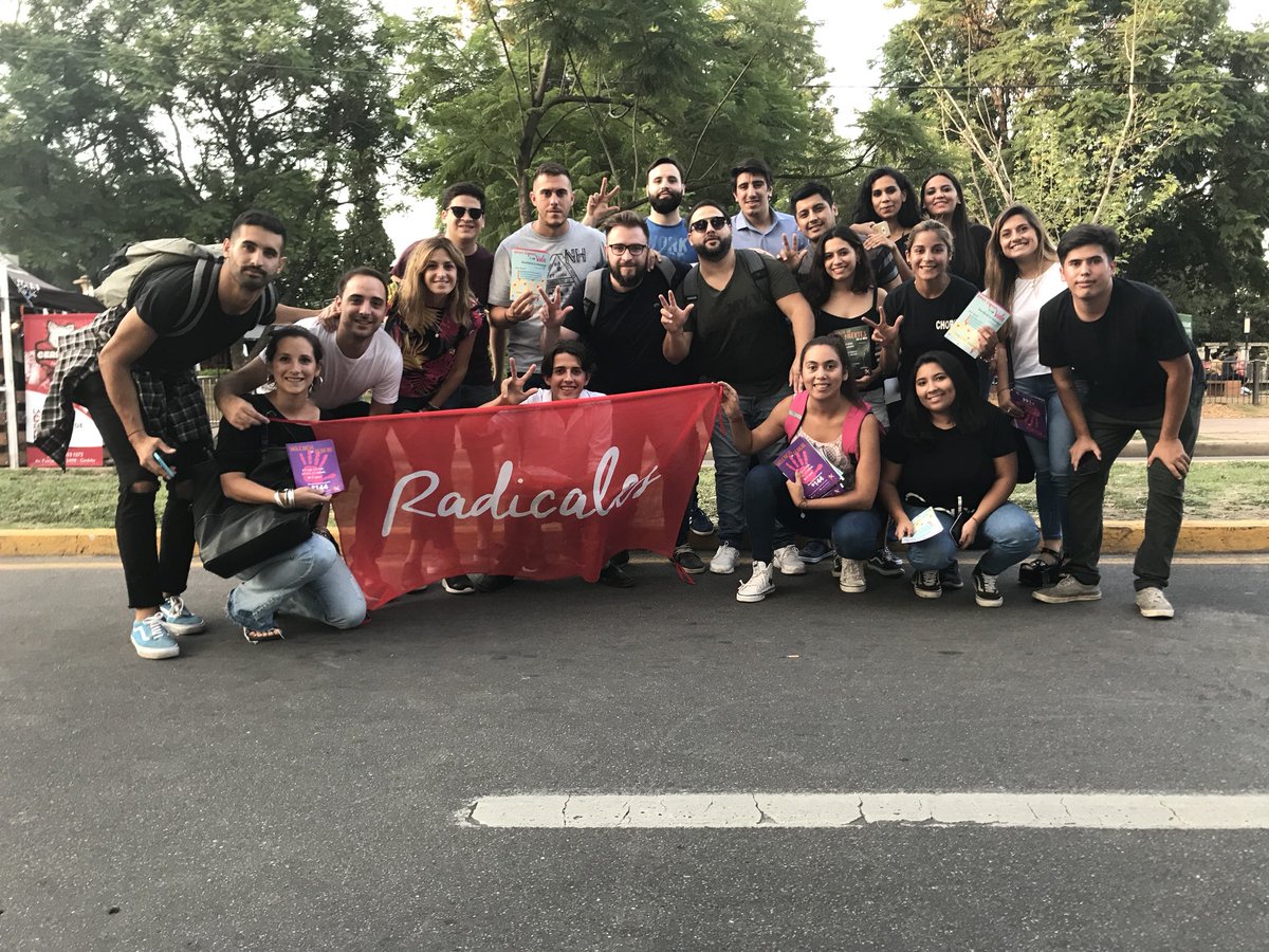 elgringotorres's tweet photo. Última #JRecorrida💪🇵🇱
Estuvimos en el Festival Mundial del Humor y Choripán en Córdoba con @JRCbaCapital concientizando sobre👇
👉 Violencia de Género
👉 Alcohol 0 en 🚙 Rutas
👉 Donación de Órganos
Felicitaciones @ramonjmestre gran festival hay en la ciudad !!! 💪🇵🇱 https://t.co/WhEcBH6guN