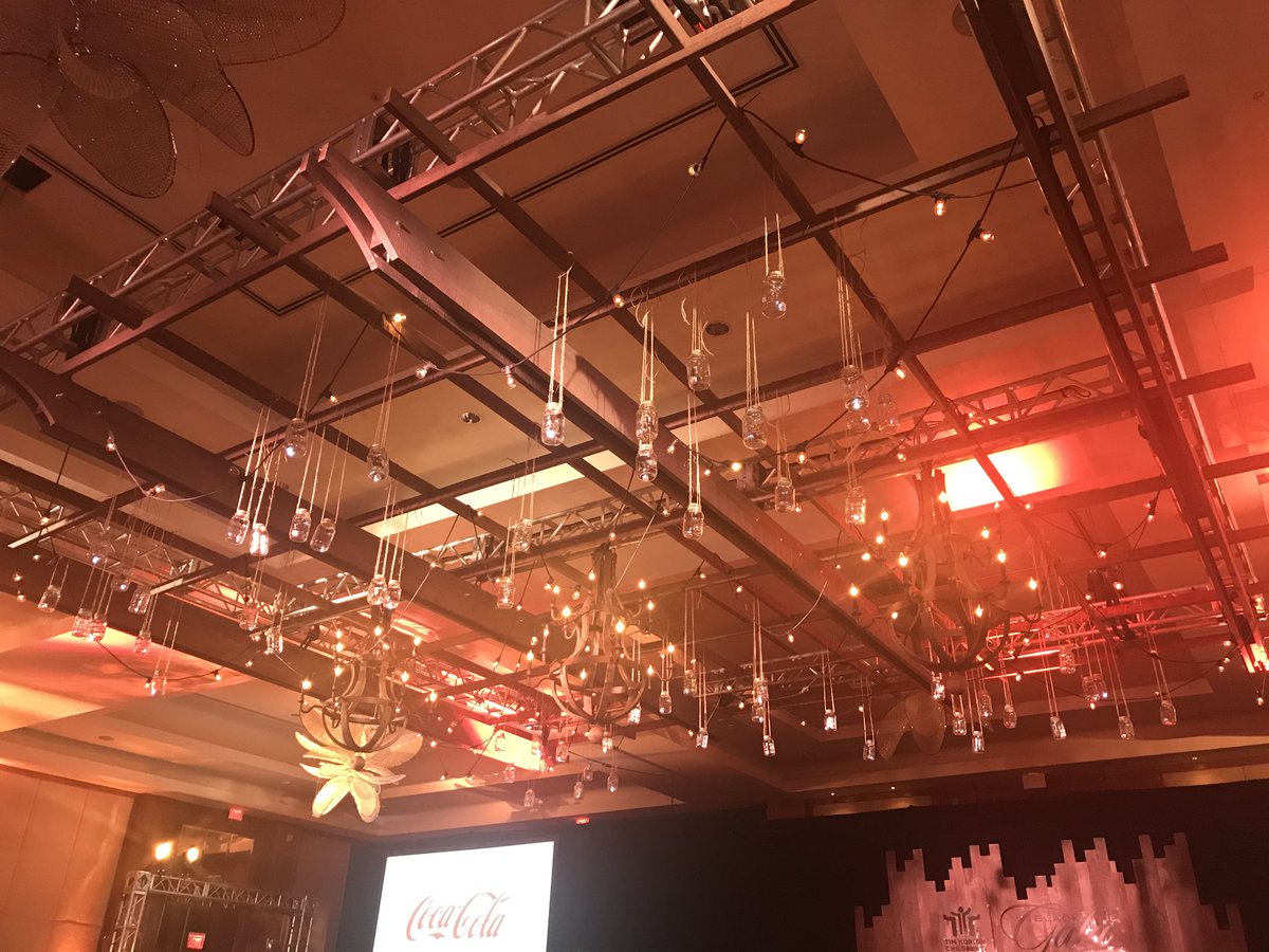 HalaEvents's tweet photo. Take in this gorgeous ceiling treatment of hanging mason jars for @THCF1974 Boots'n Ball Gown! 
.
.
#thcfgala #rusticelegance #halaeventsteam #eventprofs https://t.co/RzFgZPjXyq