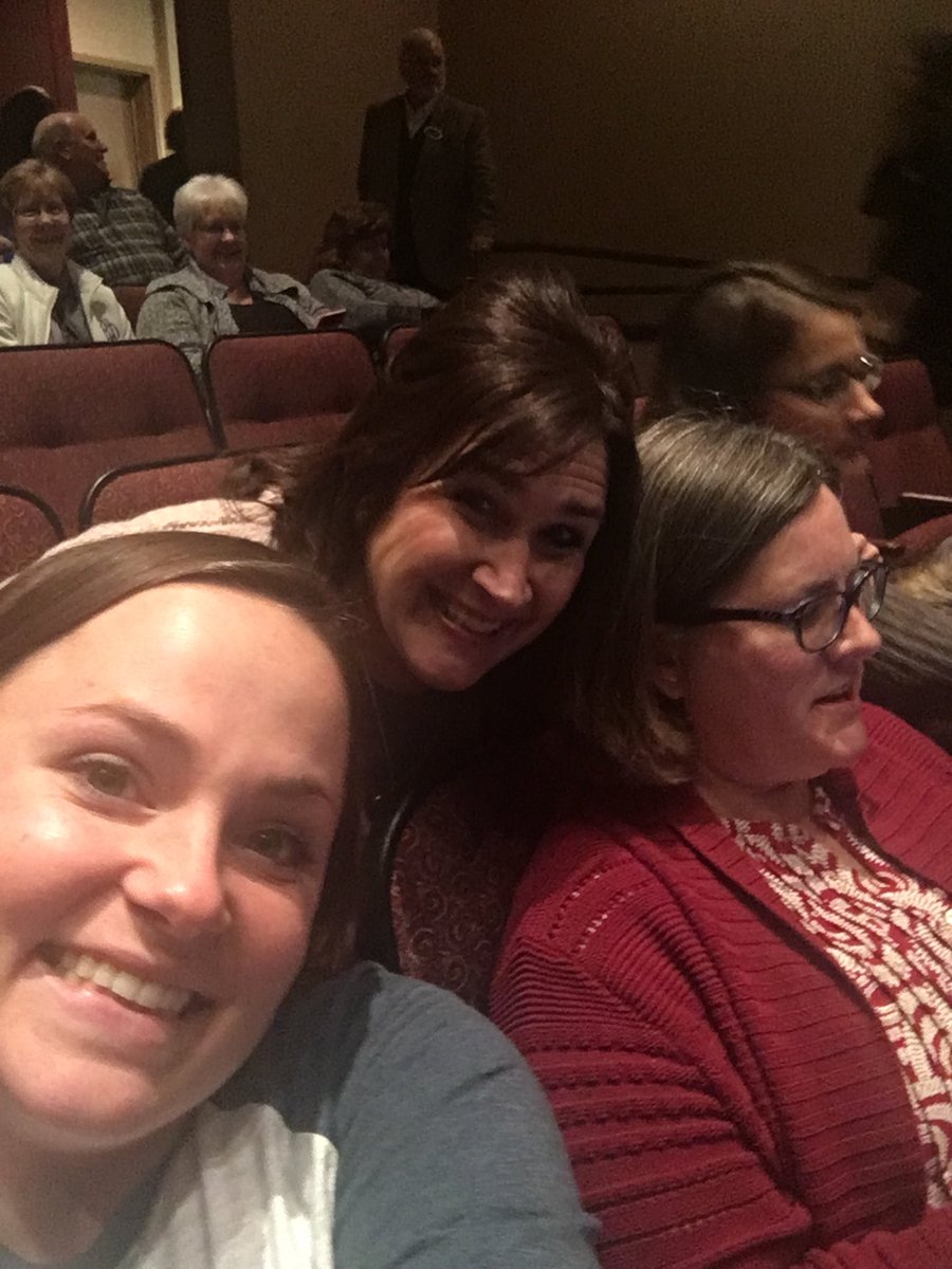 mdbkat's tweet photo. @chondapierce FRIDAYNIGHTFUN in KY#Gettingbacktofunnytour https://t.co/aliW9ZnUbb