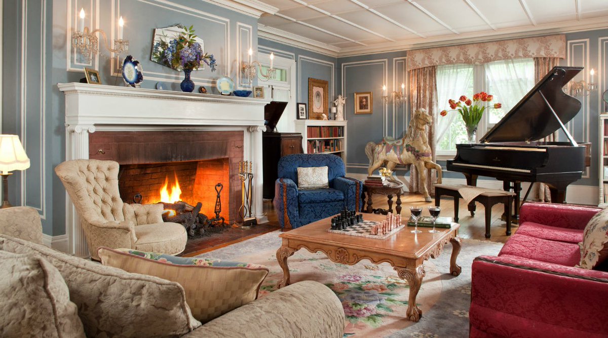 HamptonTerrace's tweet photo. Need some inspiration for your next #romantic #getaway? Visit @TheBerkshires and be sure to check out these #top10 spots, including yours truly ❤️https://t.co/PWXCmvOyoo https://t.co/Eg9UtRm9TN