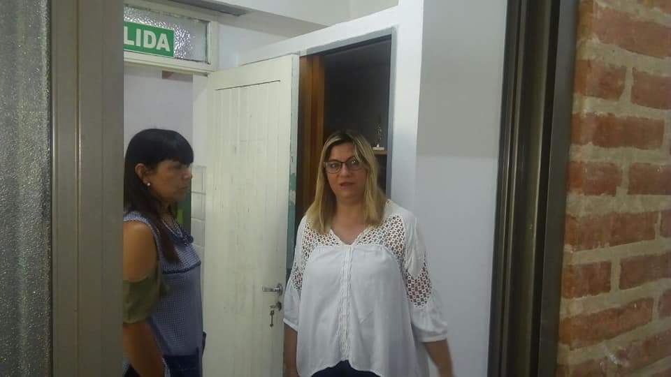 Region3E's tweet photo. 02.03.2018
Hoy por la mañana temprano los Consejeros Escolares #FernandoLOTO y #LorenaRAMOS fueron a #VISITAR el ex Jardin 912 de Virrey del Pino. Será muy pronto un nuevo Jardín que abrirá sus puertas para recibir a los mas pequeños...
@Region3E https://t.co/LGQVzk6PgN