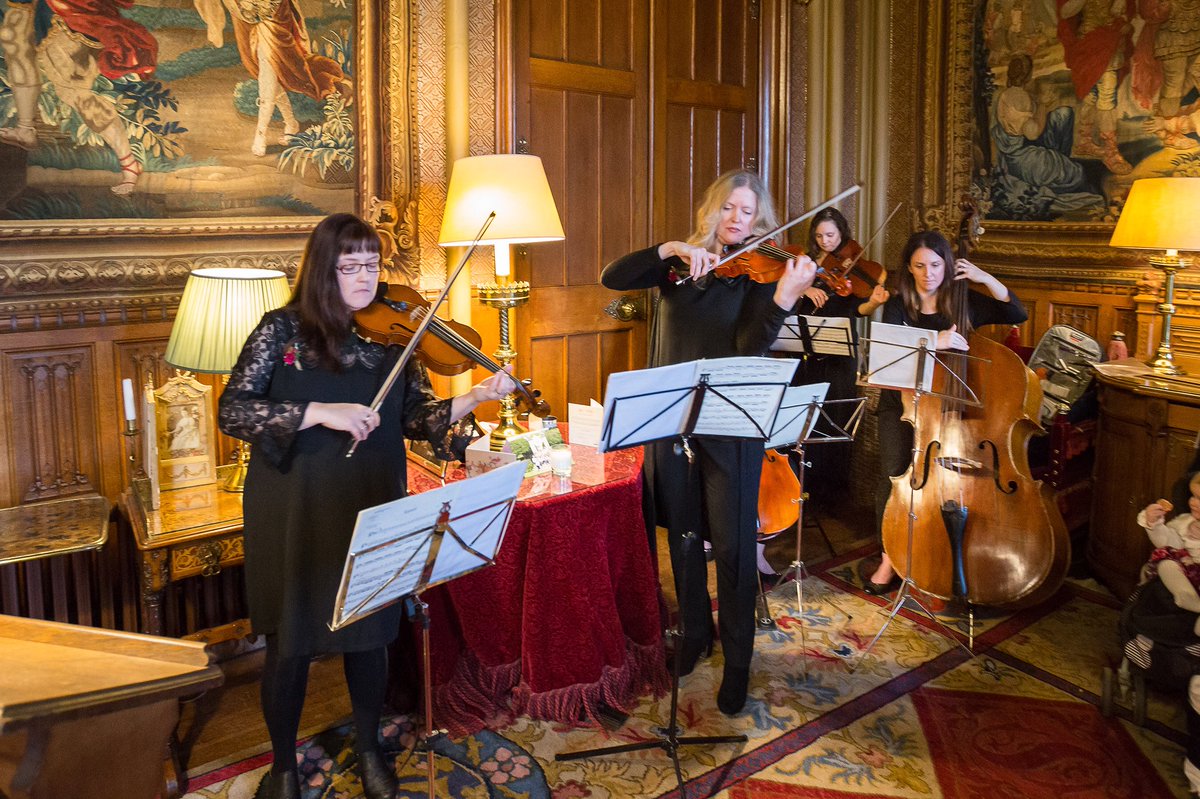 toscanastrings's tweet image. Beautiful wedding in a stunning venue @EastnorCastle. December 2017 #stringquintet #winterwedding #castlewedding #weddingmusic