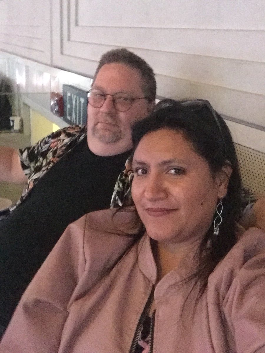 msana906's tweet photo. Ready to see Blake, Trace, Brett and Carly!!
#BSDallas https://t.co/MqDtXR40Le