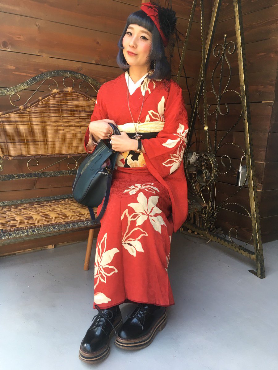 岡村トモ子 Twitterren 今日は恩人の結婚式 アンティーク着物にビーズつけたお気に入りの一張羅でまいります 赤髪の時は着れないから青髪の今がチャンス 岡村トモ子 Twitterren 今日は恩人の結婚式 アンティーク着物にビーズつけたお気に入りの一張羅でまいります 赤髪の時は着れないから青髪の今がチャンス