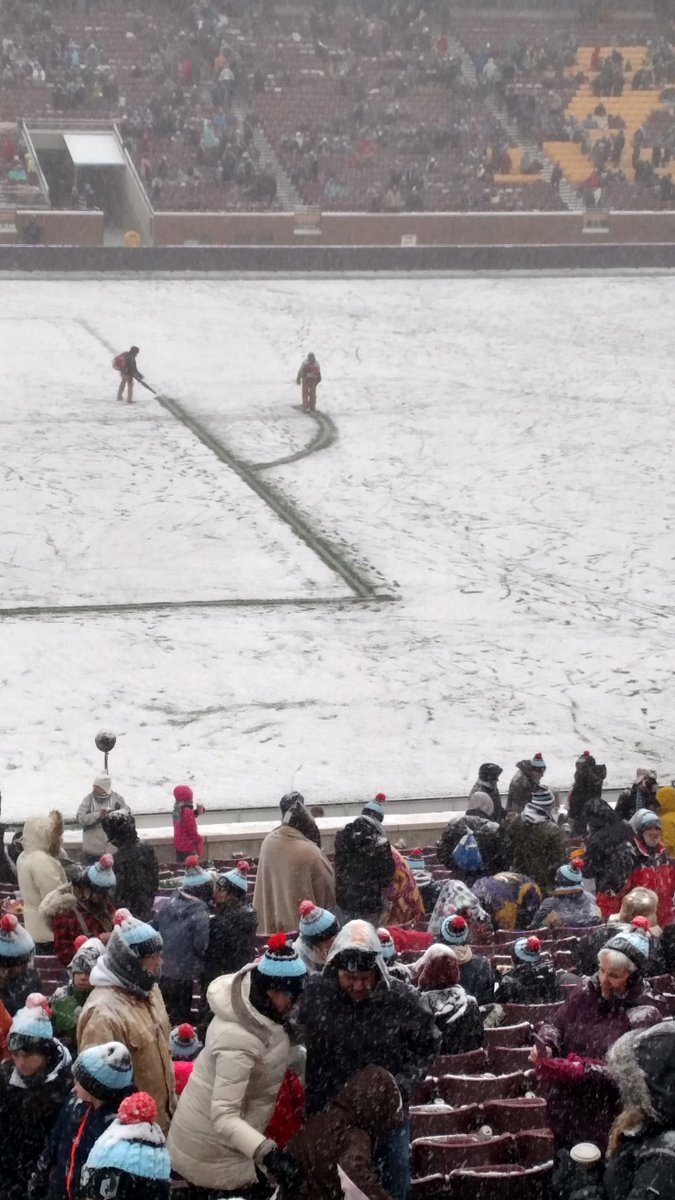THBrewery's tweet image. If the @MNUFC home opener on 3/17 is once again contested during a blizzard, just remember that we could have played in 45F on 3/3.

See you tonight at THB to watch MNvSJ. As always, $3 pints during the match!

#MNSpring
#ScarvesUpMN
#LoonButton2018

@TrueNorthElite @MNDarkClouds