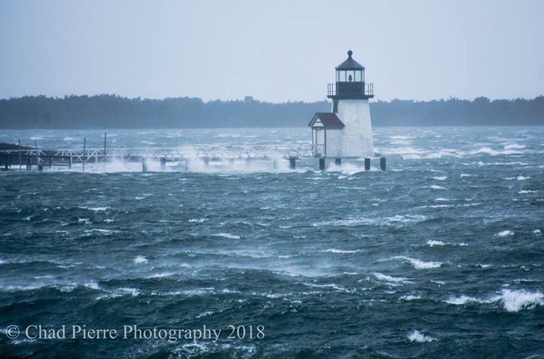 JasonGraziadei's tweet photo. High tide at midnight #prayforACK #nantucket π·: @Chad_Pierre https://t.co/G5N45Bsbmc