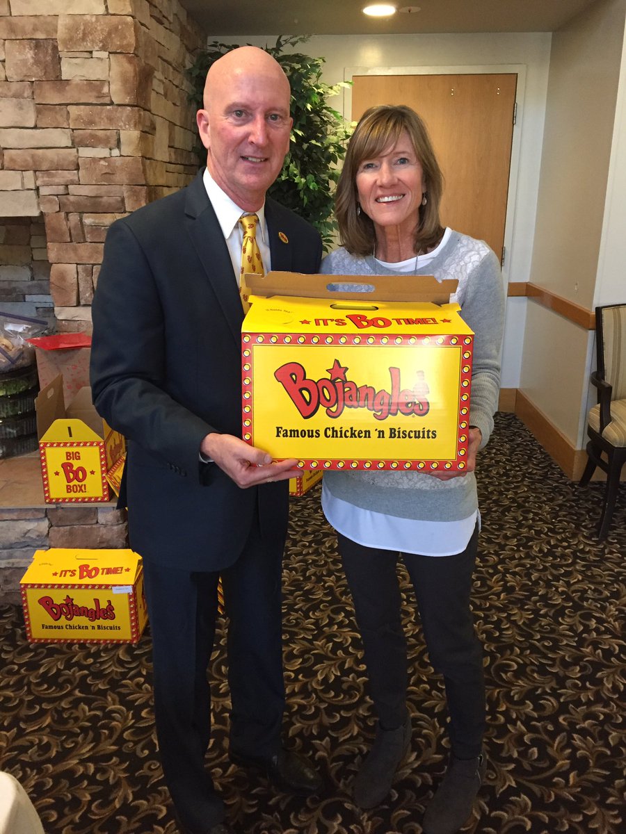 afreeman200's tweet image. Big thanks to Ken Reynolds and Bojangles for donating 40 books to one school in each SC district! Excited for LHS to receive this gift on reading day! Bojangles is a big supporter of public education. #Lexgocats @LHSWildcatsLex1 #lex1Literacy