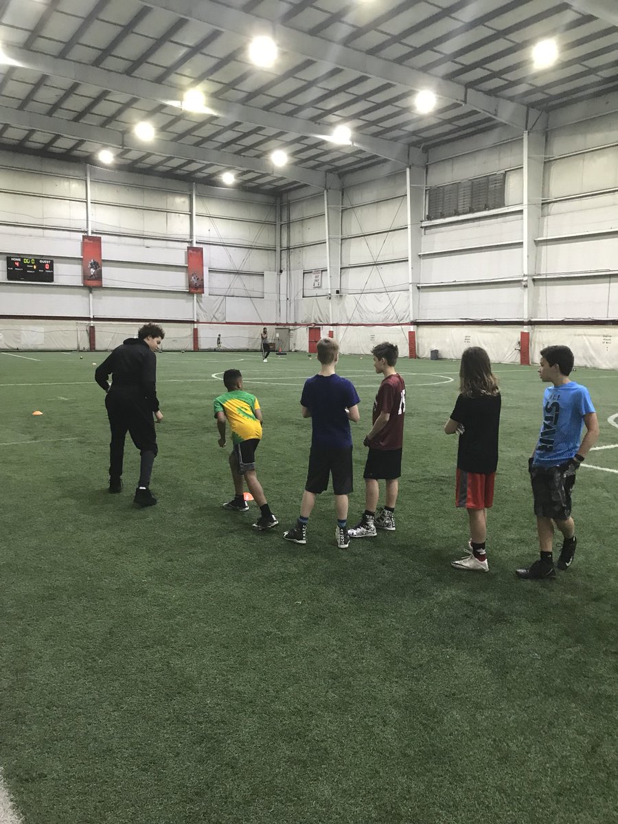weiskom's tweet photo. Myles Carpenter working with future receivers on stance and route running. https://t.co/PN5ZXpiZud