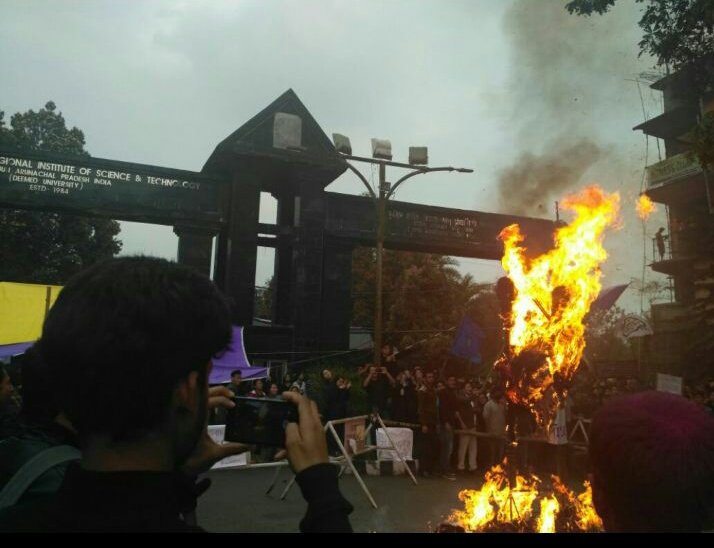 YanglowR's tweet photo. Protest against the ignorant government #saveNERIST @PMOIndia @KirenRijiju @PrakashJavdekar @PemaKhanduBJP https://t.co/PWmSllN48w