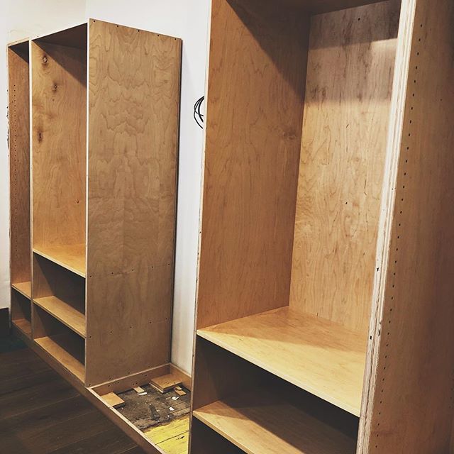 Got those 4 cabinets installed today. Everything fit nicely!👌 With exact measurements in hand I can now wrap up the center cabinet and then start working on drawers. #cabinetmaking •
•
•
•
•
#curiouslymade #woodworking #woodworker #woodwork #DIY … bit.ly/2oMmLdg