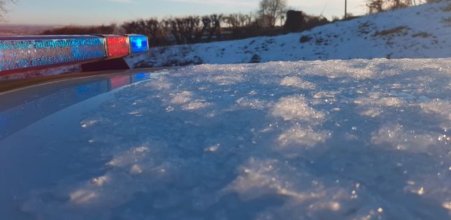 Overnight #ice means our region's roads are treacherous again today. 

We're advising people not to travel unless absolutely necessary. We'll issue further advice if the situation changes. 

Stay aware of <a href="/metoffice/">Met Office</a> alerts &amp; Highways England updates: socsi.in/uVlLa