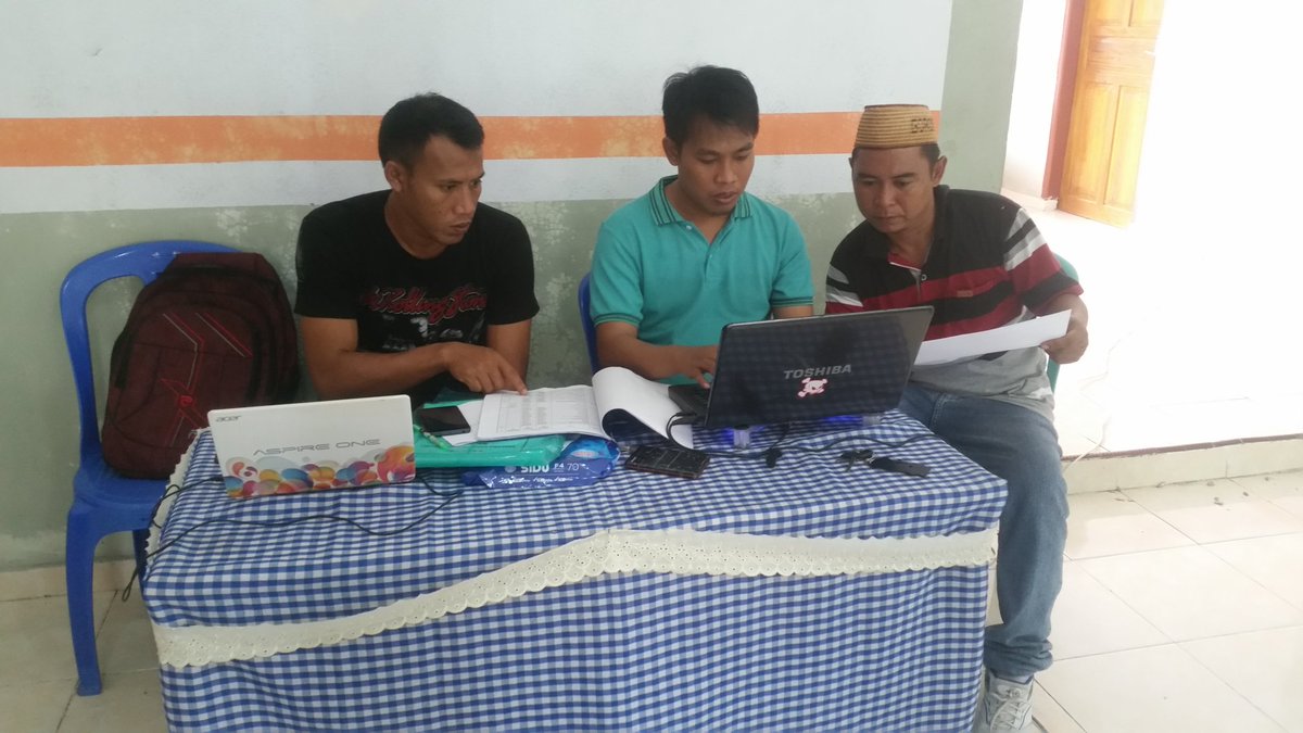 UrumiJeri's tweet photo. Pasilitasi Perampungan DOKUMEN RKPDes..Se-Kec.Bone Raya..Kab.Bone Bolango.Prov Gorontalo
@pendampingdesa_ 
@jokowi 
@pendampingdesa_ 
@hasan_moh_ 
@74e05ea5807c402 
@KadesIndonesia 
@SandjojoCenter 
@SatgasDanaDesa 
@madjid_taufik 
#TPPIGtlo https://t.co/fT557N2Lj0
