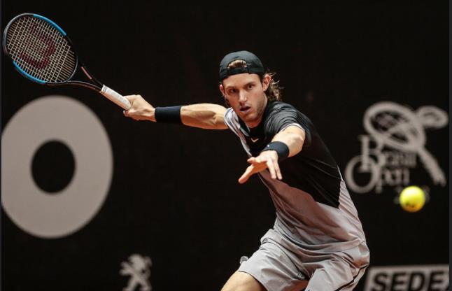 ESPNtenis's tweet photo. ¡Celebra todo Chile! Nicolás Jarry sigue dando que hablar y esta vez venció a Albert Ramos en un verdadero partidazo con gran nivel de ambos jugadores por 6-7 (6), 6-4, 7-6 (3) y avanzó a a semifinales de #SanPablo donde enfrentará al argentino Horacio Zeballos. https://t.co/RlQQ5xNSvw