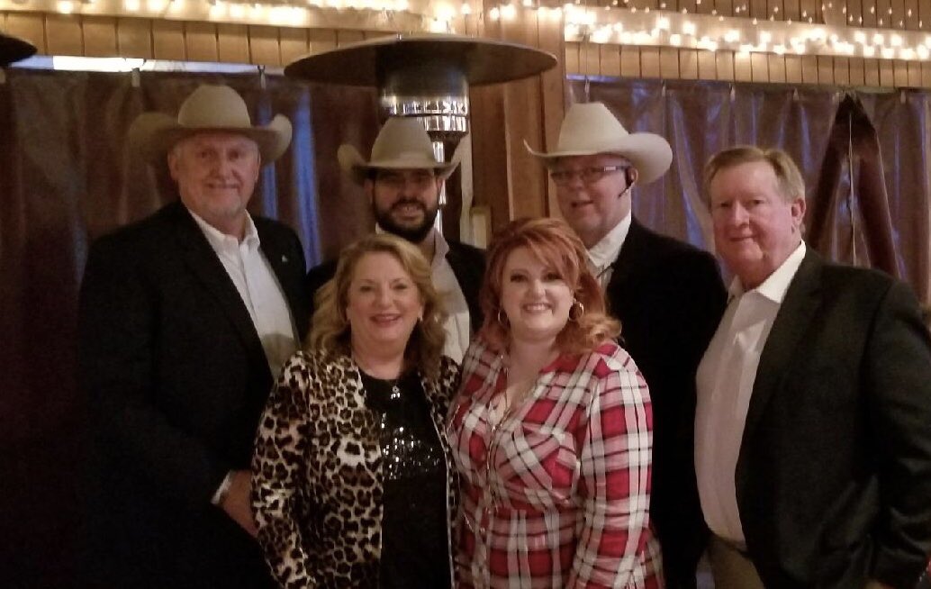 ASASanAntonio's tweet photo. Representing San Antonio at the Evening banquet at SUBExcel! @ASAupdate #SUBExcel2018 https://t.co/IOWLrVEndJ