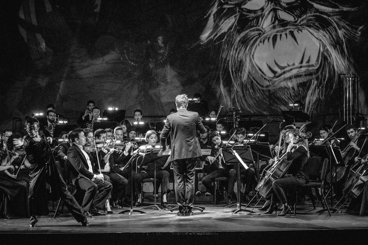 davidromerofla's tweet image. Buenas noches! 💤 bailando entre nubes y máscaras... @TCalderonAlcoi #amorbrujo con la dirección de @Josep_Vicent