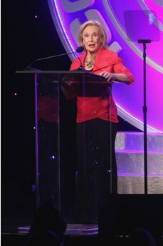 Cloris Leachman tweet media