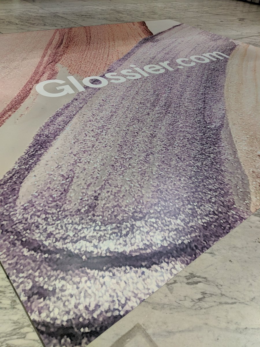 fantastechfashi's tweet image. Embracadero station is jacked by @glossier ♥