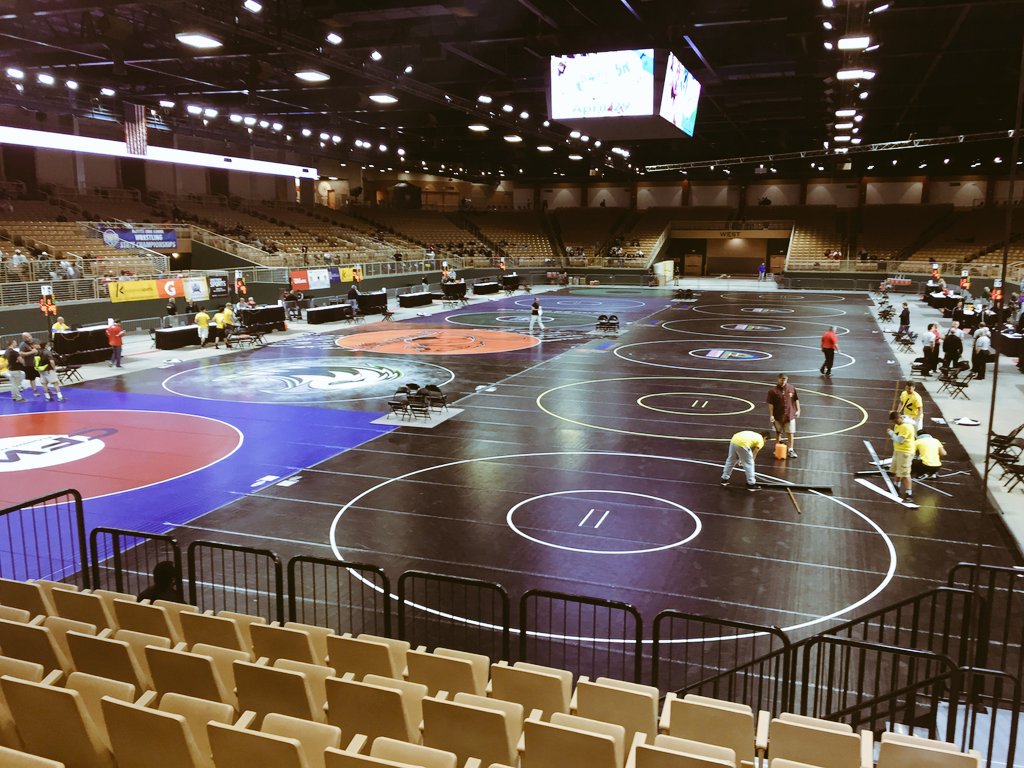 TC__Athletics's tweet photo. 🤼 Good luck to seniors, @santiago_brian 💪 and @CorbanArana 💪 who both have a shot at the podium tomorrow. Brian in #Semifinals and Corban in #Wrestlebacks 🤼 #GoWolves #GoforGold #TCstrong @TCHSWolves @TCpurplepeoplee 🐺🤼💪🥇👏👏👏 https://t.co/TcaPKbECOi