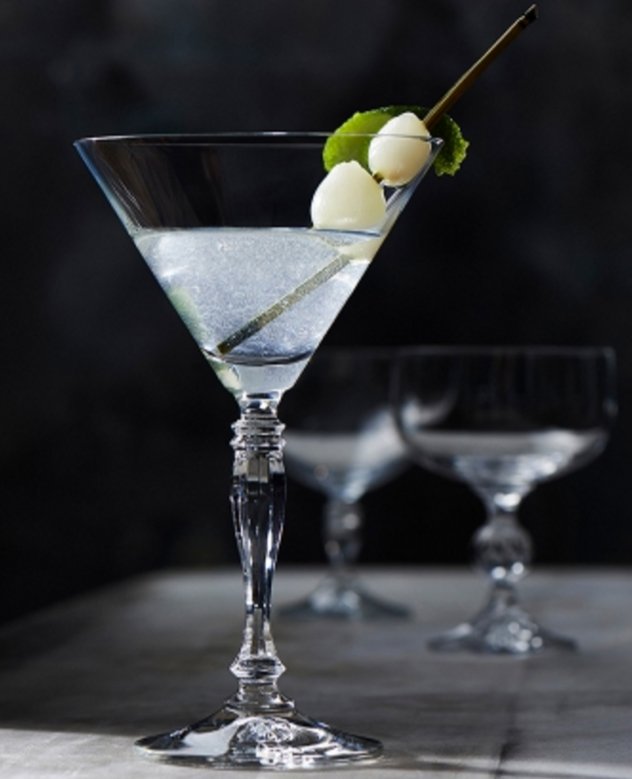 WalkingMatters's tweet photo. #Vintage Stems from @steeliteusa 
What's #old is #new again! We just #love these, especially the #martini #cocktails!
#TabletopMatters https://t.co/WAI2NToK5W