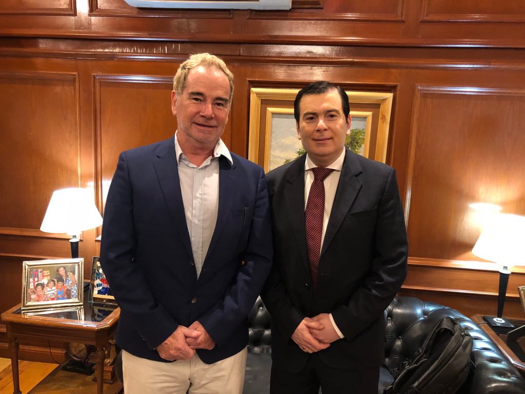 #Gracias #señor #Gobernador de #SantiagoDelEstero #Dr. #Gerardo #ZAMORA <a href="/GZamoraSDE/">Gerardo Zamora</a> por #recibirnos y #mostrarnos su #hermosa #provincia para #desarrollar temas #relacionados con #Turismo de #Aguas #Termales. #Arch. #Marcelo #PAJOR <a href="/marcelopajor/">Marcelo Pajor</a> <a href="/Turismo_SDE/">Turismo Santiago SDE</a> <a href="/EnlaceChacoEEUU/">ENLACE CHACO EE.UU</a>