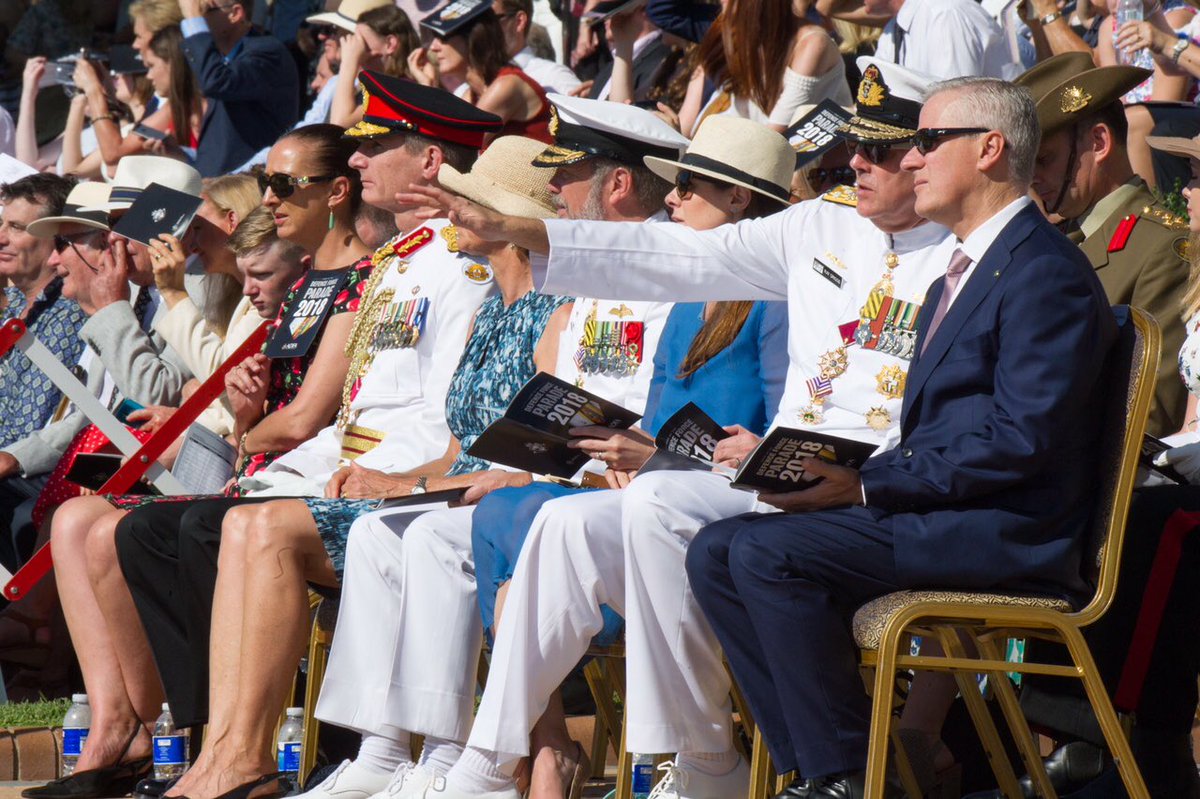 Great #Canberra day for @MarkBinskin_CDF’s final CDF parade at #ADFA - good to welcome over 300 first year Academy Midshipmen & Officer Cadets to #yourADF